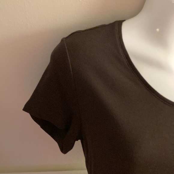 Chico’s Brown V-Neck Short Cap Sleeve Stretch T-Shirt - Chico’s Size 0 - Picture 6 of 15